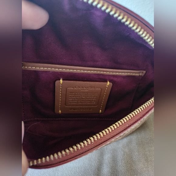 COACH Essential Signature Canvas Belt Bag in tan/rust - Picture 8 of 8